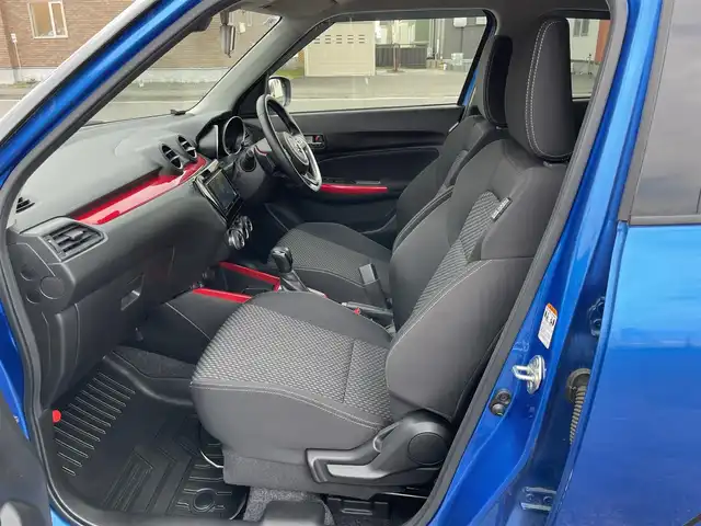 スズキ スイフト HYBRID RS 道央・札幌 2020(令2)年 5.2万km スピーディーブルーM ４WD/純正ディスプレイオーディオ/AM/FM/BT/スズキセーフティサポート/衝突被害軽減ブレーキ/横滑り防止装置/レーダークルーズコントロール/レーンキープアシスト/リヤパーキングセンサー/ブラインドスポットモニター/アイドリングストップ/前席シートヒーター/革巻きステアリング/ステアリングリモコン/パドルシフト/プッシュスタート/スマートキー/LEDヘッドライト/オートライト/フォグランプ/電動格納ミラー/ヒーテッドドアミラー/ウィンカーミラー/フロアマット/ドアバイザー/社外エンジンスターター
