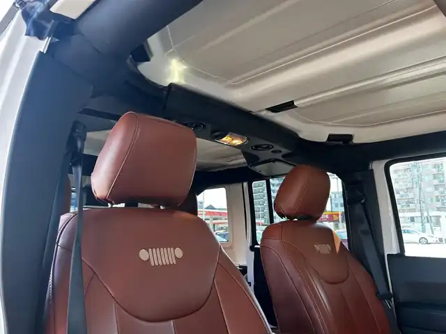 クライスラー・ジープ ジープ ラングラー アンリミテッド スポーツ 富山県 2018(平30)年 4万km 白 ４WD/フルセグテレビ/バックカメラ/ETC/純正シートカバー/背面タイヤ/クルーズコントロール/ダウンヒルアシストコントロール/Bluetooth接続/DVD再生