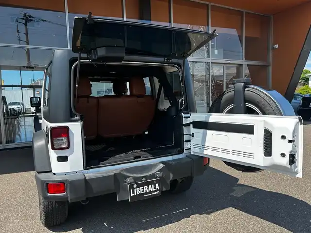 クライスラー・ジープ ジープ ラングラー アンリミテッド スポーツ 富山県 2018(平30)年 4万km 白 ４WD/フルセグテレビ/バックカメラ/ETC/純正シートカバー/背面タイヤ/クルーズコントロール/ダウンヒルアシストコントロール/Bluetooth接続/DVD再生