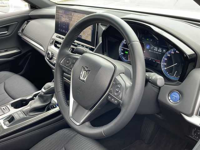 トヨタ クラウン ハイブリッド RS B Four 富山県 2022(令4)年 1.7万km プレシャスホワイトパール 4WD/パノラミックビューモニター/ブラインドスポットモニター/ヘッドアップディスプレイ/衝突軽減ブレーキ/レーダークルーズコントロール/レーンアシスト/メーカーナビ/フルセグ/テレビキット/ビルトインETC/パワーシート/LEDヘッドライト