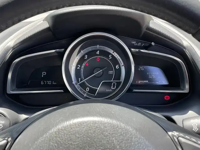 マツダ デミオ XD ツーリング 香川県 2015(平27)年 6.8万km 赤 登録時走行距離：67700km/CD/DVD再生/フルセグTV/Bluetooth/ヘッドアップディスプレイ/ステアリングリモコン/革巻きステアリング/クルーズコントロール/パドルシフト/ビルトインETC/LEDヘッドライト/フォグランプ/社外15インチAW【PREO】/レーンキープアシスト/横滑り防止装置/衝突被害軽減装置/プッシュスタート/スマートキー