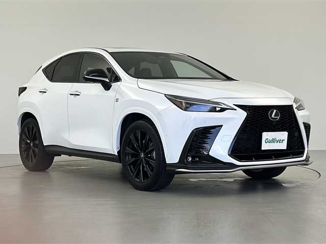 レクサス ＮＸ 350h Fスポーツ 岐阜県 2022(令4)年 2.6万km ホワイトノーヴァガラスフレーク 登録時走行距離26077km/ワンオーナー/サンルーフ/取扱説明書/保証書/純正ナビ/フルセグテレビ/パノラミックビューモニター/レクサスチームメイト/プリクラッシュセーフティシステム/レーンキープアシスト/レーダークルーズコントロール/ブラインドスポットモニター/リヤクロストラフィックアラート/プロアクティブドライビングアシスト/クリアランスソナー /パーキングアシスト/赤革シート/前席パワーシート/エアシート/D席シートメモリー3/全席シートヒーター/ヘッドアップディスプレイ/パドルシフト/三眼LEDヘッドライト/パワーバックドア/ETC2.0/純正20インチアルミ