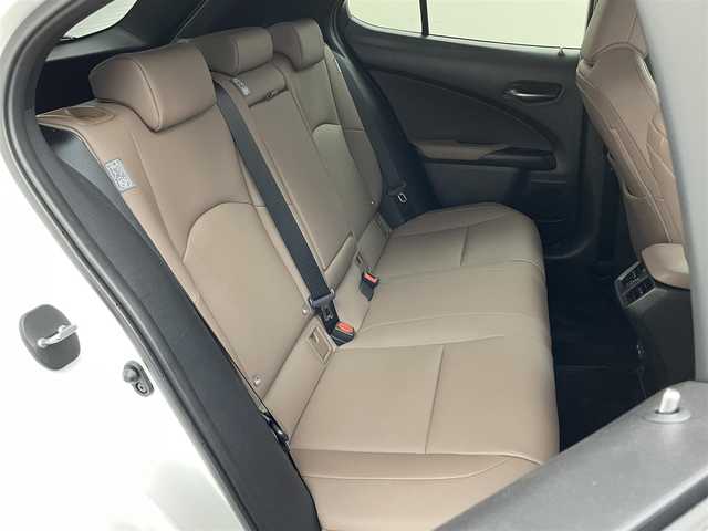 レクサス ＵＸ 250h グレイスフル エクスプローラー 埼玉県 2023(令5)年 0.7万km ソニッククォーツ 純正１２．３インチナビ　パノラミックビューモニター　ＢＳＭ　茶レザー　三眼　ビルトインＥＴＣ２．０　メモリシート　シートヒーター　ベンチレーション　ステアリングヒーター　レーダークルーズコントロール