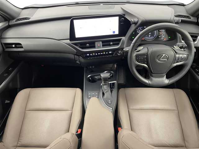 レクサス ＵＸ 250h グレイスフル エクスプローラー 埼玉県 2023(令5)年 0.7万km ソニッククォーツ 純正１２．３インチナビ　パノラミックビューモニター　ＢＳＭ　茶レザー　三眼　ビルトインＥＴＣ２．０　メモリシート　シートヒーター　ベンチレーション　ステアリングヒーター　レーダークルーズコントロール