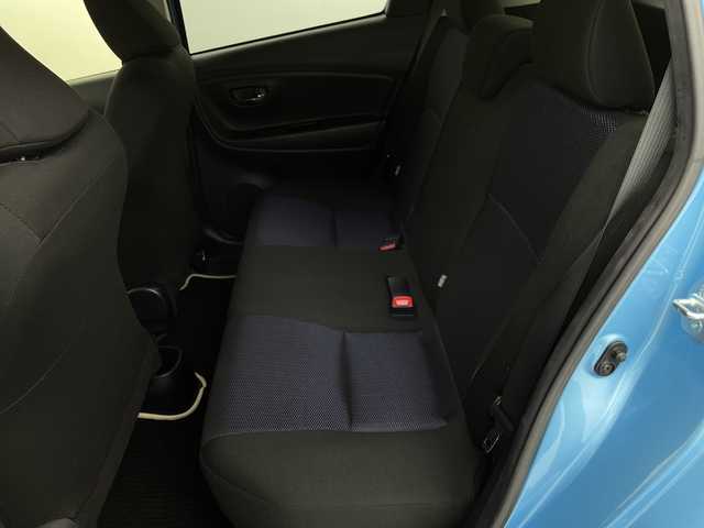 トヨタ ヴィッツ 1.3F LEDエディション 新潟県 2016(平28)年 8.7万km クールソーダメタリック 純正メモリナビ/ワンセグ/　CD/Bluetooth/NSCP-W64/バックカメラ/スマートキー×２/LEDヘッドライト/オートライト/衝突被害軽減ブレーキ/プッシュスタート/横滑り防止装置/電動格納式ミラー/ETC