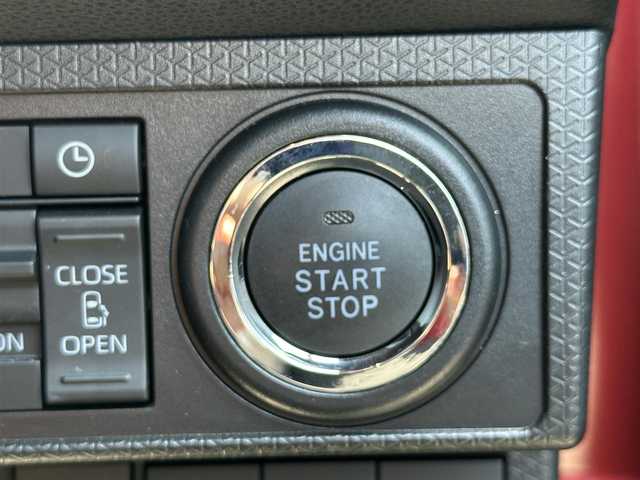 ダイハツ タント カスタム RS 滋賀県 2022(令4)年 0.2万km ファイアークォーツレッドM 禁煙車/ディスプレイオーディオ(AM/FM/CD/USB/AUX)/前席シートヒーター/ハーフレザーシート/バックカメラ/LEDヘッドライト/オートライト/両側パワースライドドア/コーナーセンサー/アイドリングストップ/ステアリングスイッチ/純正フロアマット/プリクラッシュ/プッシュスタート/スマートキー×2
