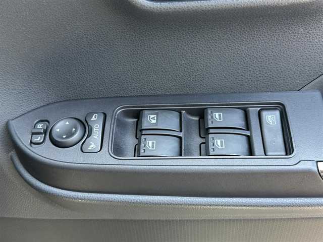 ダイハツ タント カスタム RS 滋賀県 2022(令4)年 0.2万km ファイアークォーツレッドM 禁煙車/ディスプレイオーディオ(AM/FM/CD/USB/AUX)/前席シートヒーター/ハーフレザーシート/バックカメラ/LEDヘッドライト/オートライト/両側パワースライドドア/コーナーセンサー/アイドリングストップ/ステアリングスイッチ/純正フロアマット/プリクラッシュ/プッシュスタート/スマートキー×2
