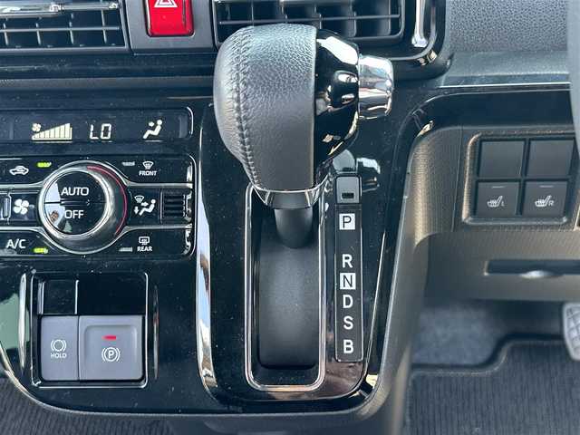 ダイハツ タント カスタム RS 滋賀県 2022(令4)年 0.2万km ファイアークォーツレッドM 禁煙車/ディスプレイオーディオ(AM/FM/CD/USB/AUX)/前席シートヒーター/ハーフレザーシート/バックカメラ/LEDヘッドライト/オートライト/両側パワースライドドア/コーナーセンサー/アイドリングストップ/ステアリングスイッチ/純正フロアマット/プリクラッシュ/プッシュスタート/スマートキー×2