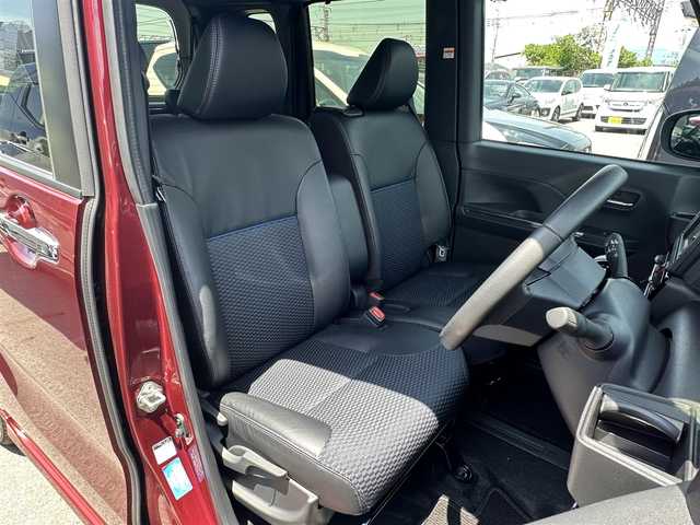 ダイハツ タント カスタム RS 滋賀県 2022(令4)年 0.2万km ファイアークォーツレッドM 禁煙車/ディスプレイオーディオ(AM/FM/CD/USB/AUX)/前席シートヒーター/ハーフレザーシート/バックカメラ/LEDヘッドライト/オートライト/両側パワースライドドア/コーナーセンサー/アイドリングストップ/ステアリングスイッチ/純正フロアマット/プリクラッシュ/プッシュスタート/スマートキー×2