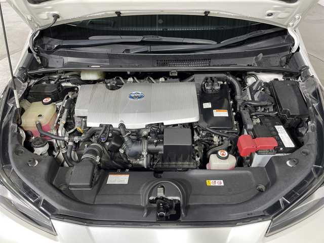 トヨタ プリウス A プレミアム　ツーリングセレ 福岡県 2018(平30)年 12.4万km ホワイトパールクリスタルシャイン モデリスタエアロ/JBLサウンド/純正11インチナビ/バックカメラ/プリクラッシュセーフティ/レーンディパーチャーアラート/オートハイビーム/アダプティブクルーズコントロール/クリアランスソナー/ブラインドスポットモニター/リアクロストラフィックアラート/ヘッドアップディスプレイ/パーキングアシスト/レザーシート/シートヒーター/エアシート/パワーシート/ドライブレコーダー/ETC/プッシュスタート/スマートキー/LEDヘッドライト/フォグライト/純正アルミホイール