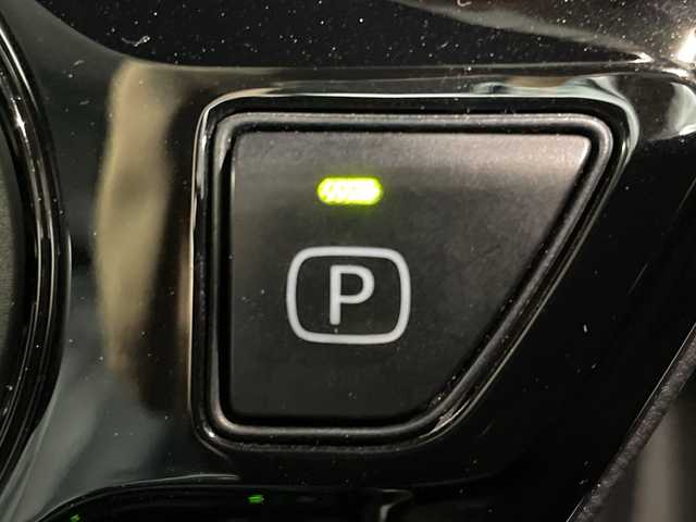 トヨタ プリウス A プレミアム　ツーリングセレ 福岡県 2018(平30)年 12.4万km ホワイトパールクリスタルシャイン モデリスタエアロ/JBLサウンド/純正11インチナビ/バックカメラ/プリクラッシュセーフティ/レーンディパーチャーアラート/オートハイビーム/アダプティブクルーズコントロール/クリアランスソナー/ブラインドスポットモニター/リアクロストラフィックアラート/ヘッドアップディスプレイ/パーキングアシスト/レザーシート/シートヒーター/エアシート/パワーシート/ドライブレコーダー/ETC/プッシュスタート/スマートキー/LEDヘッドライト/フォグライト/純正アルミホイール