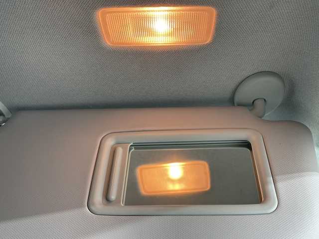 トヨタ プリウス A プレミアム　ツーリングセレ 福岡県 2018(平30)年 12.4万km ホワイトパールクリスタルシャイン モデリスタエアロ/JBLサウンド/純正11インチナビ/バックカメラ/プリクラッシュセーフティ/レーンディパーチャーアラート/オートハイビーム/アダプティブクルーズコントロール/クリアランスソナー/ブラインドスポットモニター/リアクロストラフィックアラート/ヘッドアップディスプレイ/パーキングアシスト/レザーシート/シートヒーター/エアシート/パワーシート/ドライブレコーダー/ETC/プッシュスタート/スマートキー/LEDヘッドライト/フォグライト/純正アルミホイール