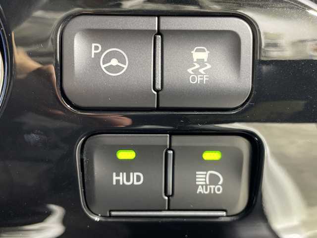 トヨタ プリウス A プレミアム　ツーリングセレ 福岡県 2018(平30)年 12.4万km ホワイトパールクリスタルシャイン モデリスタエアロ/JBLサウンド/純正11インチナビ/バックカメラ/プリクラッシュセーフティ/レーンディパーチャーアラート/オートハイビーム/アダプティブクルーズコントロール/クリアランスソナー/ブラインドスポットモニター/リアクロストラフィックアラート/ヘッドアップディスプレイ/パーキングアシスト/レザーシート/シートヒーター/エアシート/パワーシート/ドライブレコーダー/ETC/プッシュスタート/スマートキー/LEDヘッドライト/フォグライト/純正アルミホイール