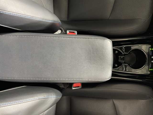 トヨタ プリウス A プレミアム　ツーリングセレ 福岡県 2018(平30)年 12.4万km ホワイトパールクリスタルシャイン モデリスタエアロ/JBLサウンド/純正11インチナビ/バックカメラ/プリクラッシュセーフティ/レーンディパーチャーアラート/オートハイビーム/アダプティブクルーズコントロール/クリアランスソナー/ブラインドスポットモニター/リアクロストラフィックアラート/ヘッドアップディスプレイ/パーキングアシスト/レザーシート/シートヒーター/エアシート/パワーシート/ドライブレコーダー/ETC/プッシュスタート/スマートキー/LEDヘッドライト/フォグライト/純正アルミホイール