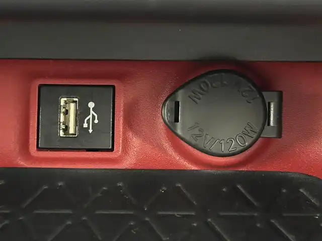 トヨタ ＲＡＶ４ アドベンチャー オフロードPKGⅡ 岡山県 2023(令5)年 3万km アティチュードブラックマイカ 純正10.5インチディスプレイオーディオ/【ナビ/Bluetooth/フルセグTV/Carplay/USB】/パノラミックビューモニター/合皮シート/前席シートヒーター/前席エアシート/ステアリングヒーター/ビルトインETC2.0/トヨタセーフティセンス/　・プリクラッシュセーフティ/　・レーダークルーズコントロール/　・レーンキープアシスト/ブラインドスポットモニター/ウィンカーミラー/LEDヘッドライト＆LEDフォグランプ/コーナーセンサー（前後）/ウィンカーミラー