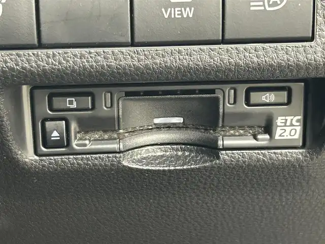 トヨタ ＲＡＶ４ アドベンチャー オフロードPKGⅡ 岡山県 2023(令5)年 3万km アティチュードブラックマイカ 純正10.5インチディスプレイオーディオ/【ナビ/Bluetooth/フルセグTV/Carplay/USB】/パノラミックビューモニター/合皮シート/前席シートヒーター/前席エアシート/ステアリングヒーター/ビルトインETC2.0/トヨタセーフティセンス/　・プリクラッシュセーフティ/　・レーダークルーズコントロール/　・レーンキープアシスト/ブラインドスポットモニター/ウィンカーミラー/LEDヘッドライト＆LEDフォグランプ/コーナーセンサー（前後）/ウィンカーミラー