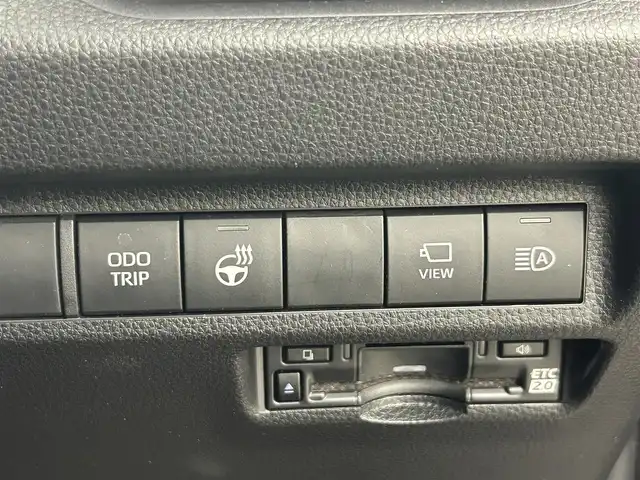 トヨタ ＲＡＶ４ アドベンチャー オフロードPKGⅡ 岡山県 2023(令5)年 3万km アティチュードブラックマイカ 純正10.5インチディスプレイオーディオ/【ナビ/Bluetooth/フルセグTV/Carplay/USB】/パノラミックビューモニター/合皮シート/前席シートヒーター/前席エアシート/ステアリングヒーター/ビルトインETC2.0/トヨタセーフティセンス/　・プリクラッシュセーフティ/　・レーダークルーズコントロール/　・レーンキープアシスト/ブラインドスポットモニター/ウィンカーミラー/LEDヘッドライト＆LEDフォグランプ/コーナーセンサー（前後）/ウィンカーミラー