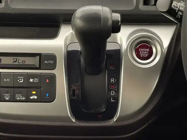 ホンダ Ｎ ＷＧＮ カスタム G 新潟県 2015(平27)年 9.8万km プレミアムホワイトパール 4WD/純正ナビ/　　ワンセグ/CD/DVD/BT/バックモニター/LEDオートライト/純正14インチアルミホイール/ステアリングスイッチ/ミラーヒーター/スマートキー/ETC