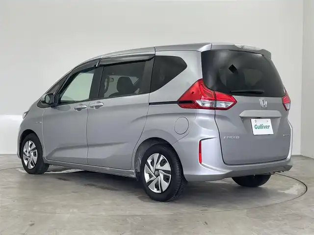 ホンダ フリード ハイブリット G ホンダセンシング 埼玉県 2019(令1)年 6.2万km ルナシルバーM 純正９インチナビ　フリップダウンモニター　バックカメラ　ビルトインＥＴＣ　ホンダセンシング　アダクティブクルーズコントロール　両側パワースライドドア　オートライト　スマートキー　ＬＥＤヘッドライト