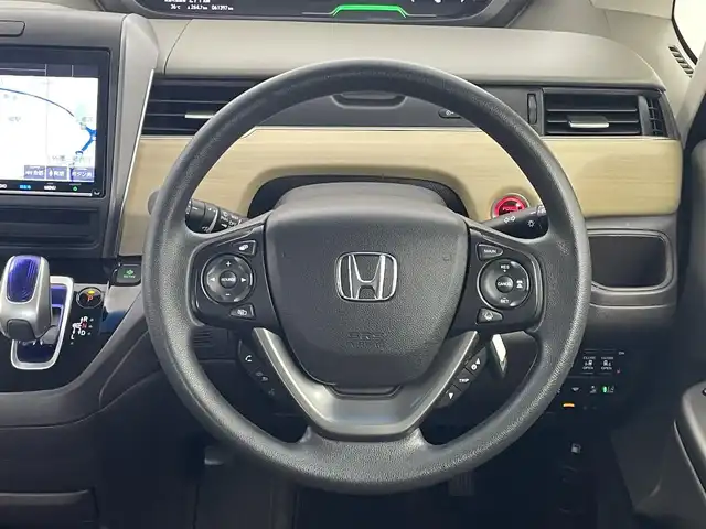 ホンダ フリード ハイブリット G ホンダセンシング 埼玉県 2019(令1)年 6.2万km ルナシルバーM 純正９インチナビ　フリップダウンモニター　バックカメラ　ビルトインＥＴＣ　ホンダセンシング　アダクティブクルーズコントロール　両側パワースライドドア　オートライト　スマートキー　ＬＥＤヘッドライト