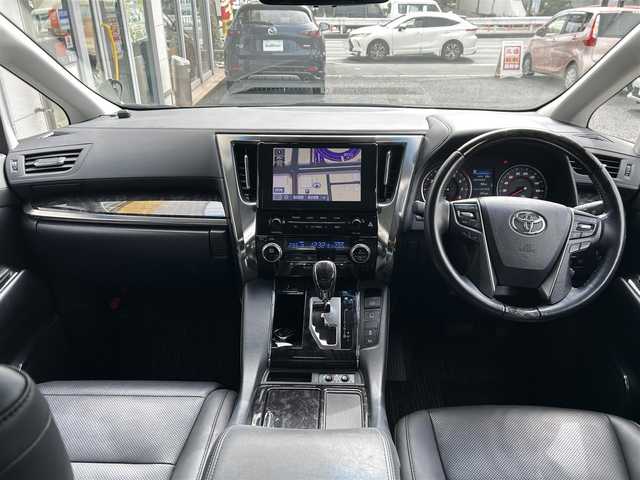 トヨタ アルファード S Cパッケージ 東京都 2020(令2)年 4万km ブラック ツインムーンルーフ/TRDフルエアロ/TRDハイレスポンスマフラー/純正ナビ/　フルセグTV/DVD/CD/Bluetooth/バックカメラ/リアシートエンターテインメント/デジタルインナーミラー/ブラインドスポットモニター/プリクラッシュセーフティ/レーントレーシングアシスト/ロードサインアシスト/レーダークルーズコントロール/レザーシート/シートヒーター/ベンチレーション/シートメモリー/純正ドライブレコーダー/オートマチックハイビーム/LEDヘッドライト/純正バイカラーLEDフォグランプ/純正18インチアルミホイール/クリアランスソナー/革巻きステアリングホイール/ステアリングスイッチ/ステアリングヒーター/プッシュスタート/スマートキー/電動オート格納ミラー/ウインカーミラー/横すべり防止/フロアマット/ドアバイザー/保証書/取扱説明書/スペアキー