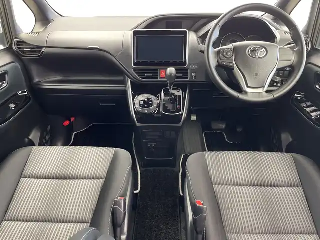 トヨタ ヴォクシー ZS 煌Ⅱ 新潟県 2020(令2)年 6.3万km イナズマスパーキングブラックガラスフレーク 純正メモリナビ【NSZT-Y68T】/　フルセグTV/Bluetooth/CD/DVD/衝突被害軽減ブレーキ/レーンキープアシスト/両側パワースライドドア/前後コーナーセンサー/前後ドライブレコーダー【DC-DR651】/クルーズコントロール/バックモニター/ビルトインETC/アイドリングストップ/オートマチックハイビーム/LEDヘッドライト/横滑り防止装置/レザーステアリング/ステアリングスイッチ