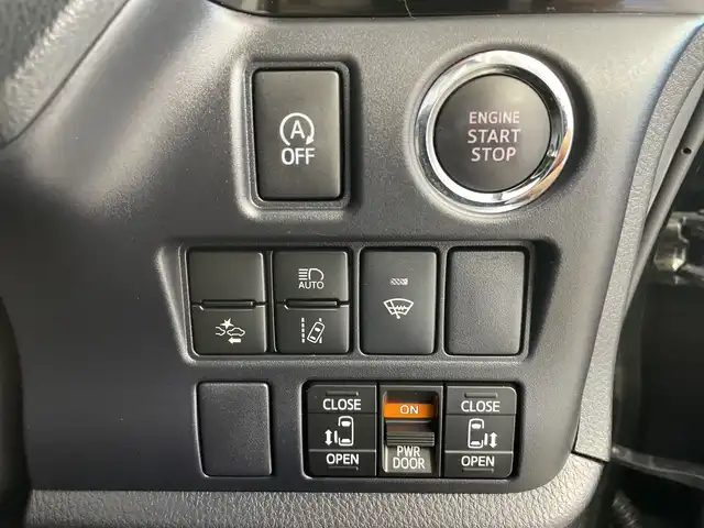 トヨタ ヴォクシー ZS 煌Ⅱ 新潟県 2020(令2)年 6.3万km イナズマスパーキングブラックガラスフレーク 純正メモリナビ【NSZT-Y68T】/　フルセグTV/Bluetooth/CD/DVD/衝突被害軽減ブレーキ/レーンキープアシスト/両側パワースライドドア/前後コーナーセンサー/前後ドライブレコーダー【DC-DR651】/クルーズコントロール/バックモニター/ビルトインETC/アイドリングストップ/オートマチックハイビーム/LEDヘッドライト/横滑り防止装置/レザーステアリング/ステアリングスイッチ