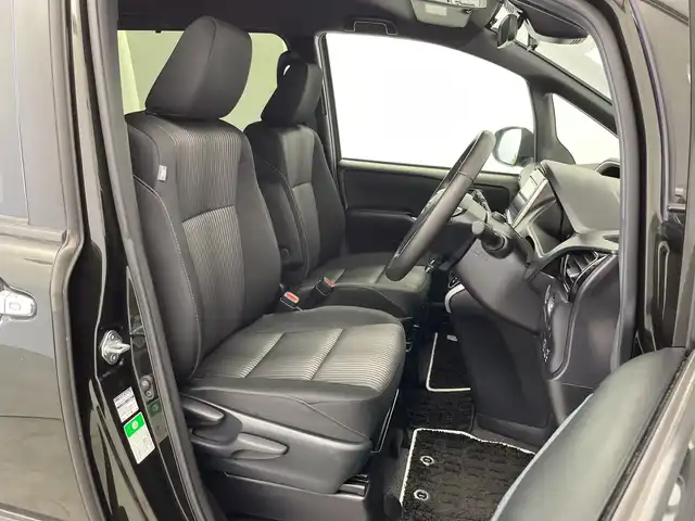トヨタ ヴォクシー ZS 煌Ⅱ 新潟県 2020(令2)年 6.3万km イナズマスパーキングブラックガラスフレーク 純正メモリナビ【NSZT-Y68T】/　フルセグTV/Bluetooth/CD/DVD/衝突被害軽減ブレーキ/レーンキープアシスト/両側パワースライドドア/前後コーナーセンサー/前後ドライブレコーダー【DC-DR651】/クルーズコントロール/バックモニター/ビルトインETC/アイドリングストップ/オートマチックハイビーム/LEDヘッドライト/横滑り防止装置/レザーステアリング/ステアリングスイッチ