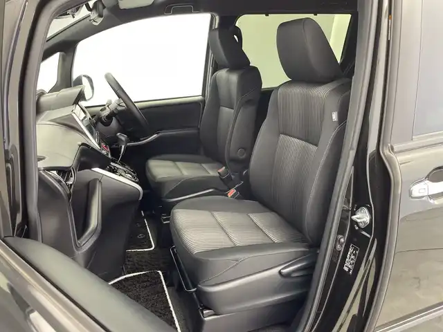 トヨタ ヴォクシー ZS 煌Ⅱ 新潟県 2020(令2)年 6.3万km イナズマスパーキングブラックガラスフレーク 純正メモリナビ【NSZT-Y68T】/　フルセグTV/Bluetooth/CD/DVD/衝突被害軽減ブレーキ/レーンキープアシスト/両側パワースライドドア/前後コーナーセンサー/前後ドライブレコーダー【DC-DR651】/クルーズコントロール/バックモニター/ビルトインETC/アイドリングストップ/オートマチックハイビーム/LEDヘッドライト/横滑り防止装置/レザーステアリング/ステアリングスイッチ