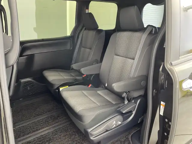 トヨタ ヴォクシー ZS 煌Ⅱ 新潟県 2020(令2)年 6.3万km イナズマスパーキングブラックガラスフレーク 純正メモリナビ【NSZT-Y68T】/　フルセグTV/Bluetooth/CD/DVD/衝突被害軽減ブレーキ/レーンキープアシスト/両側パワースライドドア/前後コーナーセンサー/前後ドライブレコーダー【DC-DR651】/クルーズコントロール/バックモニター/ビルトインETC/アイドリングストップ/オートマチックハイビーム/LEDヘッドライト/横滑り防止装置/レザーステアリング/ステアリングスイッチ