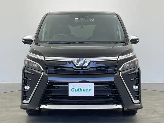 トヨタ ヴォクシー ZS 煌Ⅱ 新潟県 2020(令2)年 6.3万km イナズマスパーキングブラックガラスフレーク 純正メモリナビ【NSZT-Y68T】/　フルセグTV/Bluetooth/CD/DVD/衝突被害軽減ブレーキ/レーンキープアシスト/両側パワースライドドア/前後コーナーセンサー/前後ドライブレコーダー【DC-DR651】/クルーズコントロール/バックモニター/ビルトインETC/アイドリングストップ/オートマチックハイビーム/LEDヘッドライト/横滑り防止装置/レザーステアリング/ステアリングスイッチ