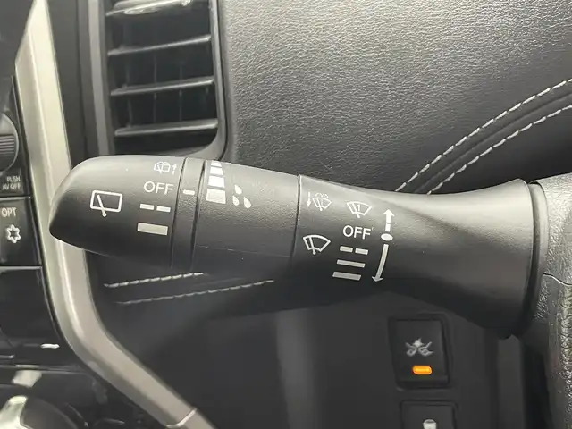 日産 セレナ ハイウェイスター プロパイロットED 滋賀県 2017(平29)年 5.7万km マルーンレッド 2トーン 純正9インチナビ/【Bluetooth/CD/DVD/Blu-ray/フルセグTV】/純正フリップダウンモニター/バックカメラ/プロパイロット/クリアランスソナー/衝突軽減ブレーキ/両側パワースライドドア/ビルトインETC/LEDヘッドライト/オートライト/電動パーキングブレーキ/オートブレーキホールド/プッシュスタート/スマートキー/ステアリングリモコン