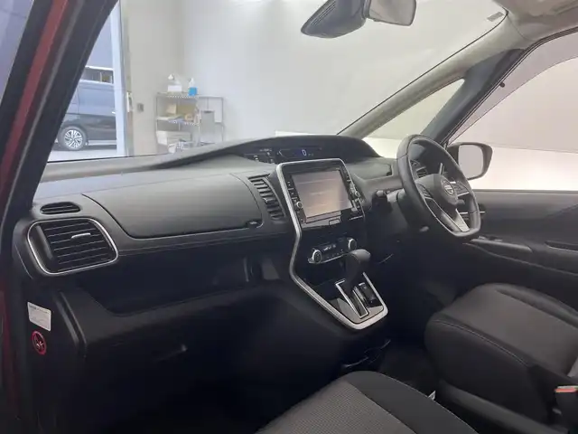 日産 セレナ ハイウェイスター プロパイロットED 滋賀県 2017(平29)年 5.7万km マルーンレッド 2トーン 純正9インチナビ/【Bluetooth/CD/DVD/Blu-ray/フルセグTV】/純正フリップダウンモニター/バックカメラ/プロパイロット/クリアランスソナー/衝突軽減ブレーキ/両側パワースライドドア/ビルトインETC/LEDヘッドライト/オートライト/電動パーキングブレーキ/オートブレーキホールド/プッシュスタート/スマートキー/ステアリングリモコン