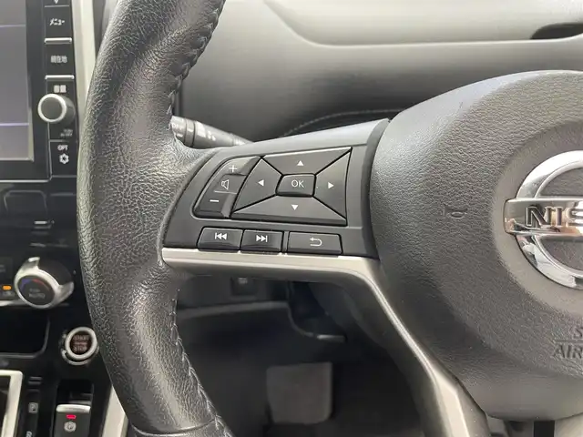日産 セレナ ハイウェイスター プロパイロットED 滋賀県 2017(平29)年 5.7万km マルーンレッド 2トーン 純正9インチナビ/【Bluetooth/CD/DVD/Blu-ray/フルセグTV】/純正フリップダウンモニター/バックカメラ/プロパイロット/クリアランスソナー/衝突軽減ブレーキ/両側パワースライドドア/ビルトインETC/LEDヘッドライト/オートライト/電動パーキングブレーキ/オートブレーキホールド/プッシュスタート/スマートキー/ステアリングリモコン