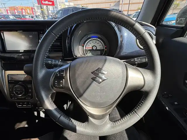 スズキ ハスラー Jスタイル Ⅲ 宮城県 2018(平30)年 2.4万km ブレイブカーキパール/スチールシルバー 登録時走行距離23320km/社外SDナビ/DVD・CD・TV・FM・AM/アラウンドビューモニター/スタビリティコントロールスイッチ/ヒルディセントコントロール（HDC）/オートライト/オートマチックハイビーム/ETC/衝突軽減ブレーキ/純正アルミホイール/純正LEDライト/純正フロアマット/ドアバイザー/ウインカーミラー/電動格納ミラー