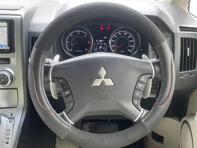三菱 デリカＤ：５ D－Power package 埼玉県 2013(平25)年 10.3万km クールシルバーM/アイガーグレーM ディーゼル/純正ディーラーナビ/社外フリップダウン/両側パワースライド/クルコン/純正アルミ/フロアマット/バックカメラ/社外シフトノブ/JAOSマッドガード/フォグライト/シートカバー付き/スマートキー×2/スタッドレスタイヤ、アルミ付き
