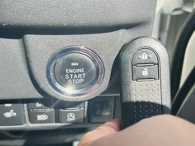 ダイハツ ムーヴ カスタム RS ハイパーLTD SAⅢ 岡山県 2019(令1)年 11.2万km パールホワイトⅢ (株)IDOMが運営する【じしゃロン岡山店】の自社ローン専用車両になります。こちらは現金またはオートローンご利用時の価格です。自社ローンご希望の方は別途その旨お申付け下さい/・社外ＳＤナビゲーション/・全方位カメラ/・ドラレコ