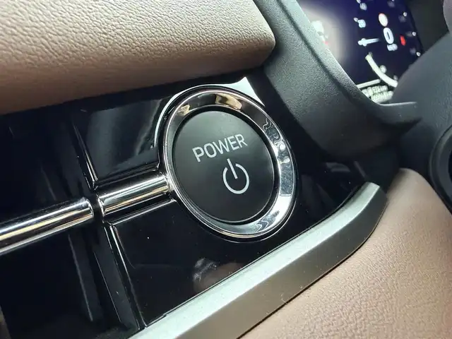 三菱 アウトランダー ＰＨＥＶ P エグゼクティブパッケージ 愛知県 2025(令7)年 0.1万km パールⅡ 純正12.3型ナビ/・フルセグ/・Bluetooth/・AppleCarplay/全方位カメラ/HUD/BSM/ヤマハサウンドシステム/プラグイン充電ケーブル/ACC/デジタルインナーミラー/置くだけ充電/シートヒーター、エアシート（D+N)/ハンドルヒーター/メモリ付きパワーシート（D+N)/パワーバックドア/100V電源/ETC2.0/ダウンヒルアシストコントロール/LEDヘッドライト/茶革レザーシート/コーナーセンサー前後/オートハイビーム/レーンキープアシスト/ワイパーデアイサー/シーケンシャルウィンカー/オートライト/デイライト/純正20インチAW/純正フロアマット/タイプC充電/取説、説明書