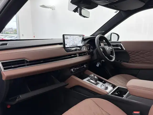 三菱 アウトランダー ＰＨＥＶ P エグゼクティブパッケージ 愛知県 2025(令7)年 0.1万km パールⅡ 純正12.3型ナビ/・フルセグ/・Bluetooth/・AppleCarplay/全方位カメラ/HUD/BSM/ヤマハサウンドシステム/プラグイン充電ケーブル/ACC/デジタルインナーミラー/置くだけ充電/シートヒーター、エアシート（D+N)/ハンドルヒーター/メモリ付きパワーシート（D+N)/パワーバックドア/100V電源/ETC2.0/ダウンヒルアシストコントロール/LEDヘッドライト/茶革レザーシート/コーナーセンサー前後/オートハイビーム/レーンキープアシスト/ワイパーデアイサー/シーケンシャルウィンカー/オートライト/デイライト/純正20インチAW/純正フロアマット/タイプC充電/取説、説明書
