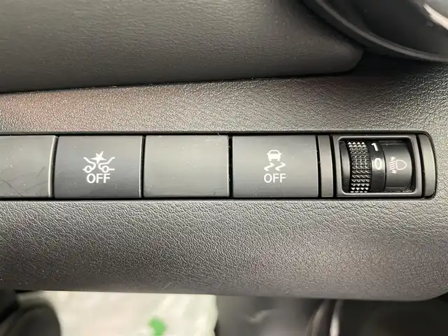 日産 キックス X 熊本県 2021(令3)年 5.4万km ダークメタルグレー/ピュアブラック 2トーン 純正ナビ　BT/CD/DVD/SD/AM/FM/・フルセグTV/プロパイロット/・オートクルーズコントロール/ビルトインETC/前方ドラレコ/インテリジェントルームミラー/電子パーキングブレーキ/オートブレーキホールド/革巻きステアリング/・ステアリングリモコン/プッシュスタート/・スマートキー/純正フロアマット/純正ドアバイザー/純正AW/LEDヘッドライト/・LEDフォグライト