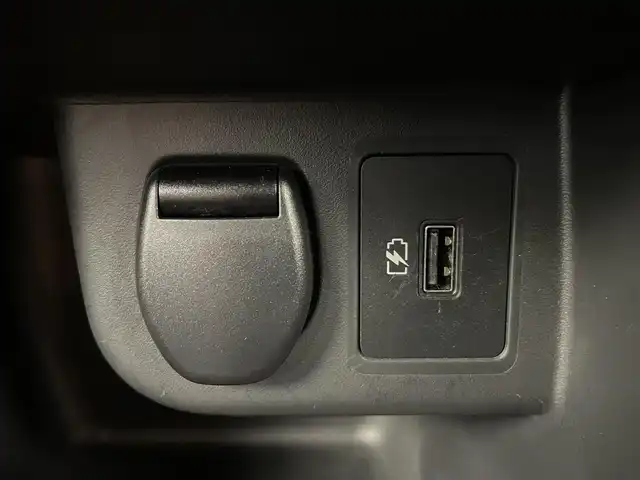 日産 キックス X 熊本県 2021(令3)年 5.4万km ダークメタルグレー/ピュアブラック 2トーン 純正ナビ　BT/CD/DVD/SD/AM/FM/・フルセグTV/プロパイロット/・オートクルーズコントロール/ビルトインETC/前方ドラレコ/インテリジェントルームミラー/電子パーキングブレーキ/オートブレーキホールド/革巻きステアリング/・ステアリングリモコン/プッシュスタート/・スマートキー/純正フロアマット/純正ドアバイザー/純正AW/LEDヘッドライト/・LEDフォグライト