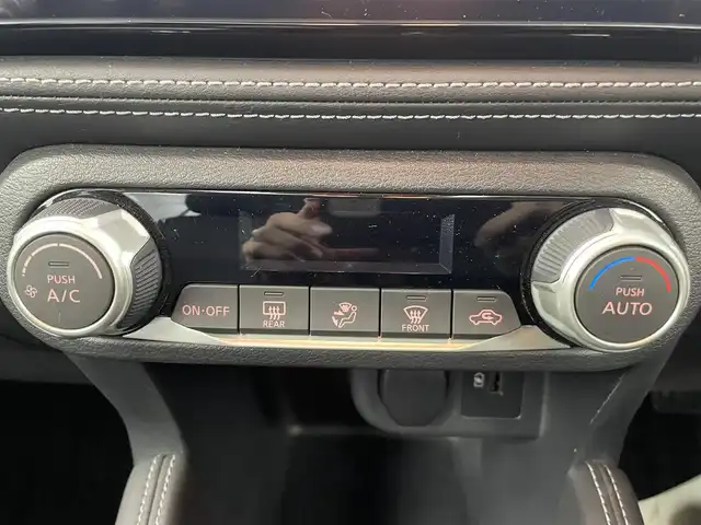 日産 キックス X 熊本県 2021(令3)年 5.4万km ダークメタルグレー/ピュアブラック 2トーン 純正ナビ　BT/CD/DVD/SD/AM/FM/・フルセグTV/プロパイロット/・オートクルーズコントロール/ビルトインETC/前方ドラレコ/インテリジェントルームミラー/電子パーキングブレーキ/オートブレーキホールド/革巻きステアリング/・ステアリングリモコン/プッシュスタート/・スマートキー/純正フロアマット/純正ドアバイザー/純正AW/LEDヘッドライト/・LEDフォグライト