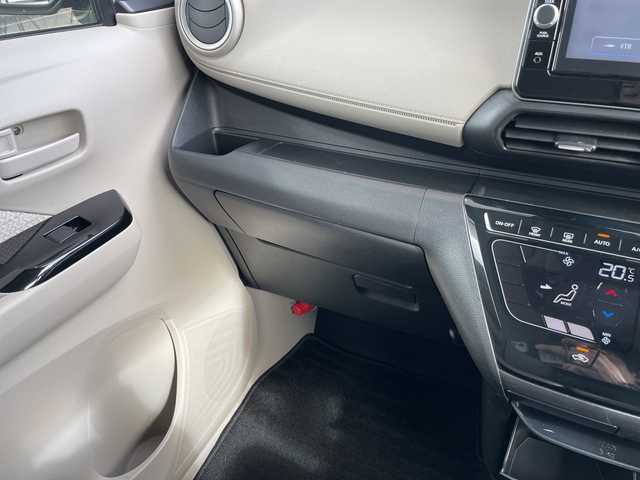 日産 デイズ X 愛知県 2019(令1)年 1.4万km スパークリングレッドM 純正9型ナビ/全方位カメラ/バックカメラ/コーナーセンサー/純正アルミホイール/LEDヘッドライト/オートライト/衝突軽減システム/フルセグ/CD DVD/Bluetooth/ステアリングスイッチ/スマートキー/プッシュスタート