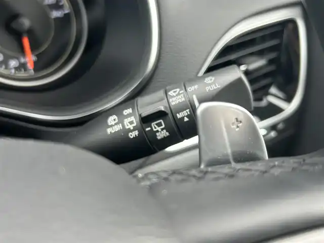 クライスラー・ジープ ジープ チェロキー リミテッド 茨城県 2019(平31)年 1.8万km ダイヤモンドブラッククリスタル テクノロジーパッケージ/プリクラッシュ/コーナーセンサー/アクティブクルーズコントロール/純正ナビ　TV/BT/AF/FM/バックカメラ/パワーバックドア（フットオープナー）/シートヒーター/シートベンチレーション/ルーフレール/パワーシート（シートメモリ付き）/USBポート/パドルシフト/ステアリングスイッチ/純正フロアマット/ドラレコ/LEDオートライト/オートハイビーム/アイドリングストップ/ETC