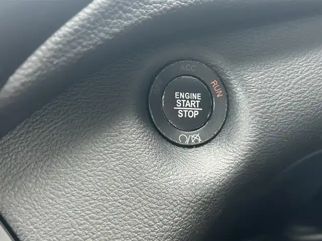 クライスラー・ジープ ジープ チェロキー リミテッド 茨城県 2019(平31)年 1.8万km ダイヤモンドブラッククリスタル テクノロジーパッケージ/プリクラッシュ/コーナーセンサー/アクティブクルーズコントロール/純正ナビ　TV/BT/AF/FM/バックカメラ/パワーバックドア（フットオープナー）/シートヒーター/シートベンチレーション/ルーフレール/パワーシート（シートメモリ付き）/USBポート/パドルシフト/ステアリングスイッチ/純正フロアマット/ドラレコ/LEDオートライト/オートハイビーム/アイドリングストップ/ETC