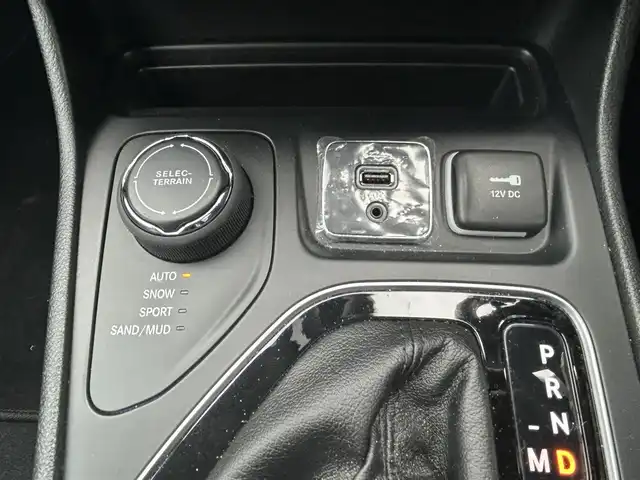 クライスラー・ジープ ジープ チェロキー リミテッド 茨城県 2019(平31)年 1.8万km ダイヤモンドブラッククリスタル テクノロジーパッケージ/プリクラッシュ/コーナーセンサー/アクティブクルーズコントロール/純正ナビ　TV/BT/AF/FM/バックカメラ/パワーバックドア（フットオープナー）/シートヒーター/シートベンチレーション/ルーフレール/パワーシート（シートメモリ付き）/USBポート/パドルシフト/ステアリングスイッチ/純正フロアマット/ドラレコ/LEDオートライト/オートハイビーム/アイドリングストップ/ETC