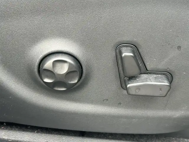 クライスラー・ジープ ジープ チェロキー リミテッド 茨城県 2019(平31)年 1.8万km ダイヤモンドブラッククリスタル テクノロジーパッケージ/プリクラッシュ/コーナーセンサー/アクティブクルーズコントロール/純正ナビ　TV/BT/AF/FM/バックカメラ/パワーバックドア（フットオープナー）/シートヒーター/シートベンチレーション/ルーフレール/パワーシート（シートメモリ付き）/USBポート/パドルシフト/ステアリングスイッチ/純正フロアマット/ドラレコ/LEDオートライト/オートハイビーム/アイドリングストップ/ETC