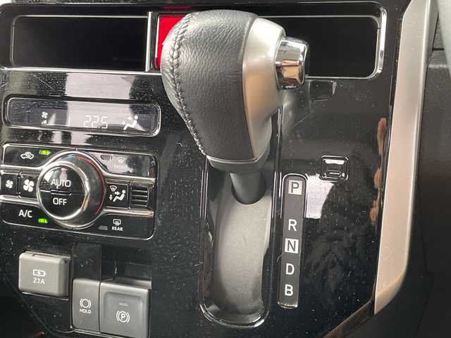 トヨタ ルーミー カスタムG－T 千葉県 2021(令3)年 2.2万km パールホワイトⅢ 社外7インメモリチナビ/(フルセグTV/BT/CD/DVD/FM/AM)/ドライブレコーダー前後/衝突被害軽減システム/車線逸脱警報/バックカメラ/追従式クルーズコントロール/両側パワースライドドア/横滑り防止装置/ETC/アイドリングストップ/LEDヘッドライト/フォグランプ/オートライト/ウィンカーミラー/電動格納ミラー/純正15インチAW/シートヒーター/シートリフター/ブレーキホールド/電子制御パーキング/プッシュスタート/スマートキー/フロアマット/取扱説明書/保証書