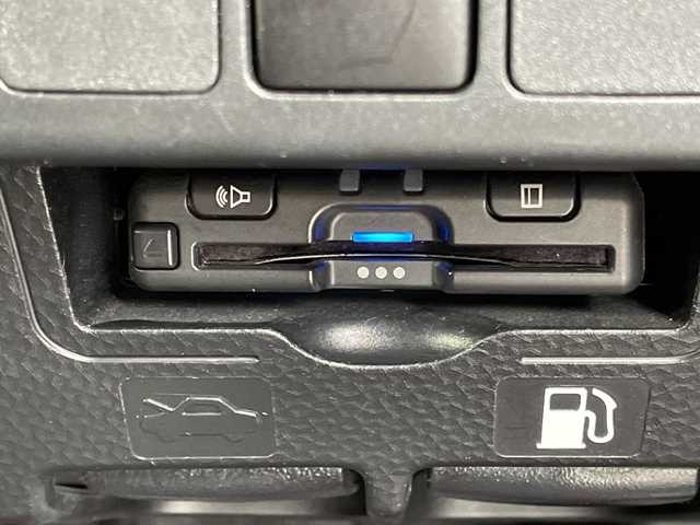 トヨタ ルーミー カスタムG－T 千葉県 2021(令3)年 2.2万km パールホワイトⅢ 社外7インメモリチナビ/(フルセグTV/BT/CD/DVD/FM/AM)/ドライブレコーダー前後/衝突被害軽減システム/車線逸脱警報/バックカメラ/追従式クルーズコントロール/両側パワースライドドア/横滑り防止装置/ETC/アイドリングストップ/LEDヘッドライト/フォグランプ/オートライト/ウィンカーミラー/電動格納ミラー/純正15インチAW/シートヒーター/シートリフター/ブレーキホールド/電子制御パーキング/プッシュスタート/スマートキー/フロアマット/取扱説明書/保証書