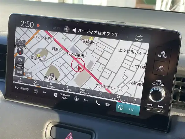 ホンダ ヴェゼル ハイブリッド e:HEV X 道央・札幌 2022(令4)年 2.3万km プレミアムクリスタルレッドM ・４WD/・衝突軽減ブレーキ/・寒冷地仕様/・純正ディスプレイオーディオ/　BT＆USB＆TV/・バックカメラ/・コーナーセンサー/・レーンキープアシスト/・レーダークルーズコントロール/・置くだけ充電/・シートヒーター/・ミラーヒーター/・オートエアコン/・オートライト/・電動格納ミラー/・ダウンヒルアシスト/・プッシュスタート/・スマートキー/・ワイパーデアイサー/・パドルシフト/・ビルトインETC/・純正フロアマット/・ドアバイザー/・ウィンカーミラー/・フォグライト/・LEDヘッドライト